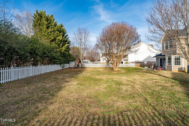 1030 Estate Drive, Johnson City, TN 37604