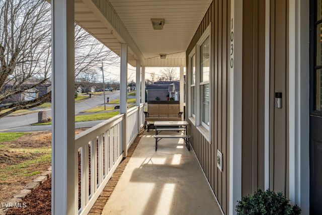 1030 Estate Drive, Johnson City, TN 37604