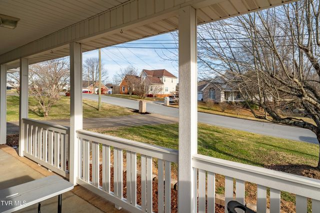 1030 Estate Drive, Johnson City, TN 37604