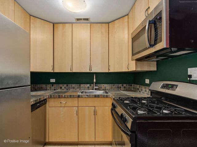 4754 N DOVER Street 1E, Chicago, IL 60640