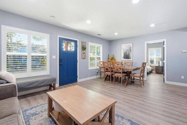 2172 7th Ave, Sacramento, CA 95818