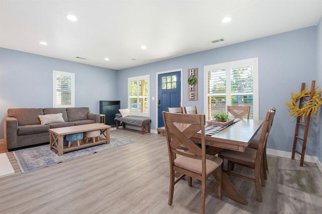 2172 7th Ave, Sacramento, CA 95818