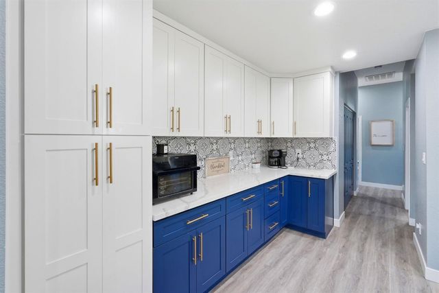 2172 7th Ave, Sacramento, CA 95818