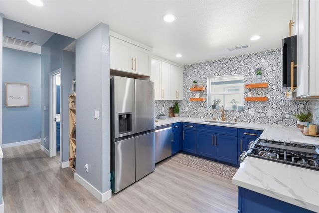 2172 7th Ave, Sacramento, CA 95818