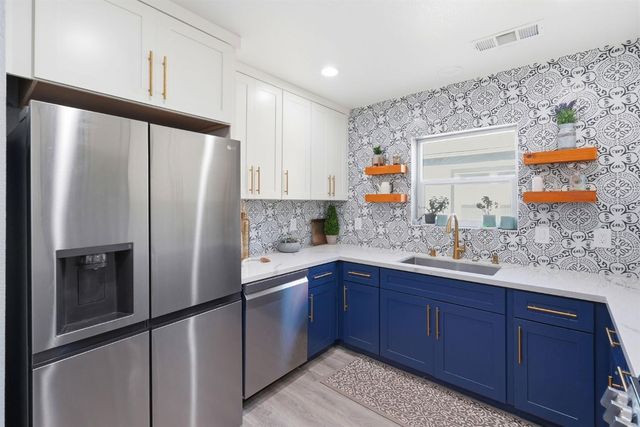 2172 7th Ave, Sacramento, CA 95818