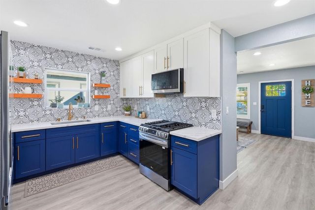 2172 7th Ave, Sacramento, CA 95818