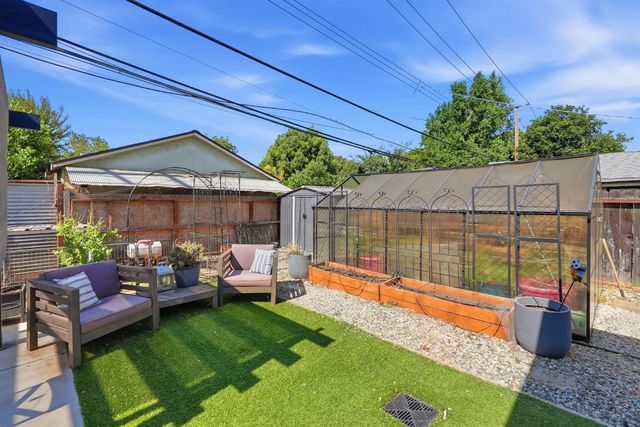 2172 7th Ave, Sacramento, CA 95818