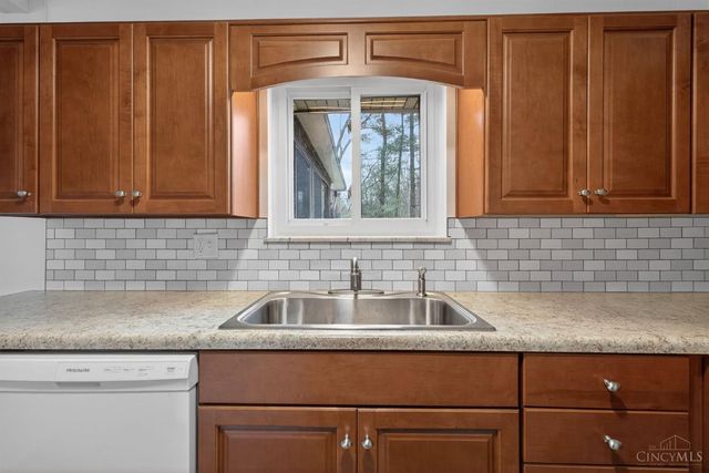 709 Oskamp Drive, Miami Twp, OH 45140