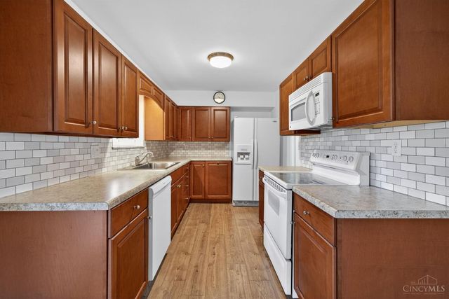 709 Oskamp Drive, Miami Twp, OH 45140