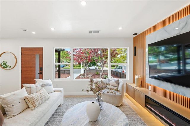 971 Madeline Lane, Santa Clara, CA 95050