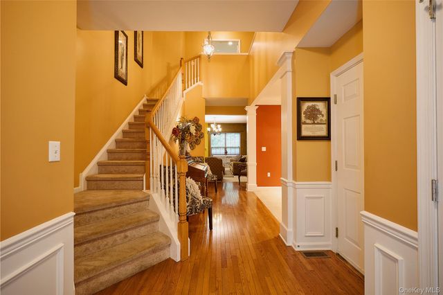7 Bainbridge Place 404, Newburgh, NY 12550