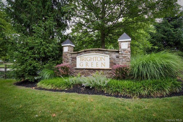 7 Bainbridge Place 404, Newburgh, NY 12550