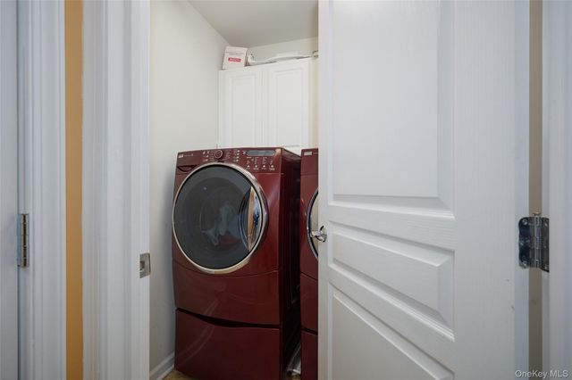 7 Bainbridge Place 404, Newburgh, NY 12550
