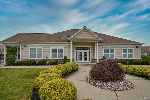 7 Bainbridge Place 404, Newburgh, NY 12550