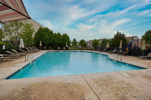 7 Bainbridge Place 404, Newburgh, NY 12550