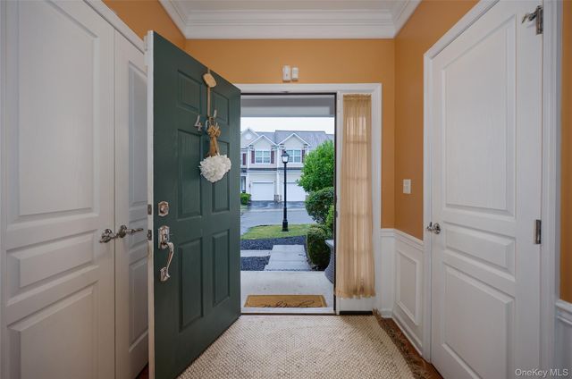 7 Bainbridge Place 404, Newburgh, NY 12550