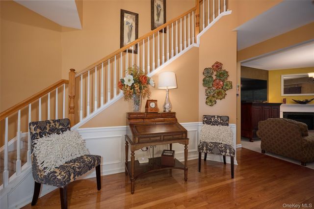 7 Bainbridge Place 404, Newburgh, NY 12550