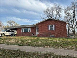 2102 Franklin Avenue, Lexington, MO 64067