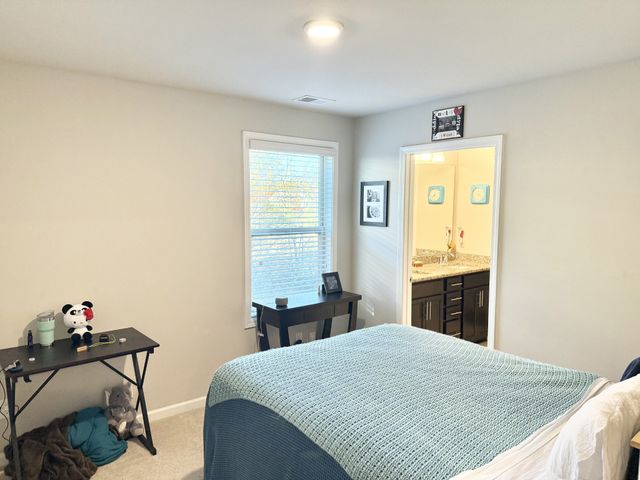 215 Manor Row, Pleasant View, TN 37146