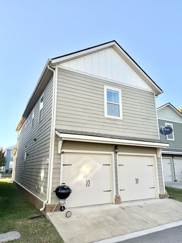 215 Manor Row, Pleasant View, TN 37146