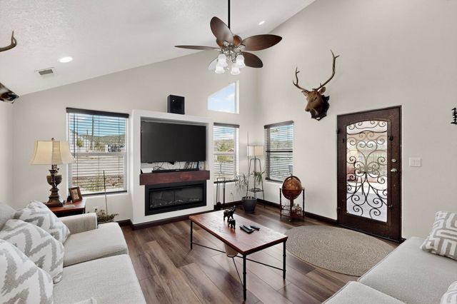 12001 HIGHWAY 14, Cedar Crest, NM 87008