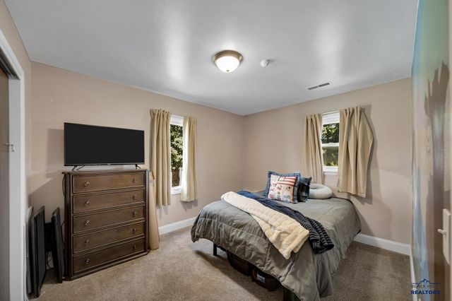2402 WILLOW AVE, Rapid City, SD 57701