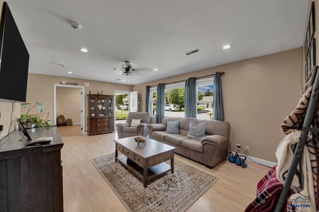 2402 WILLOW AVE, Rapid City, SD 57701