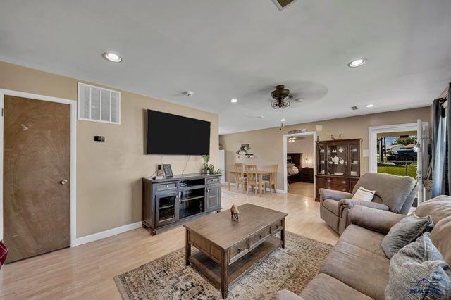 2402 WILLOW AVE, Rapid City, SD 57701