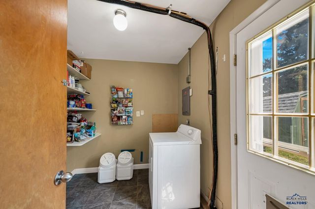 2402 WILLOW AVE, Rapid City, SD 57701