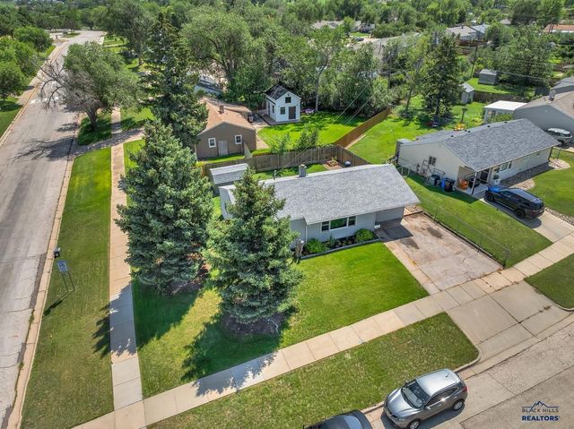 2402 WILLOW AVE, Rapid City, SD 57701
