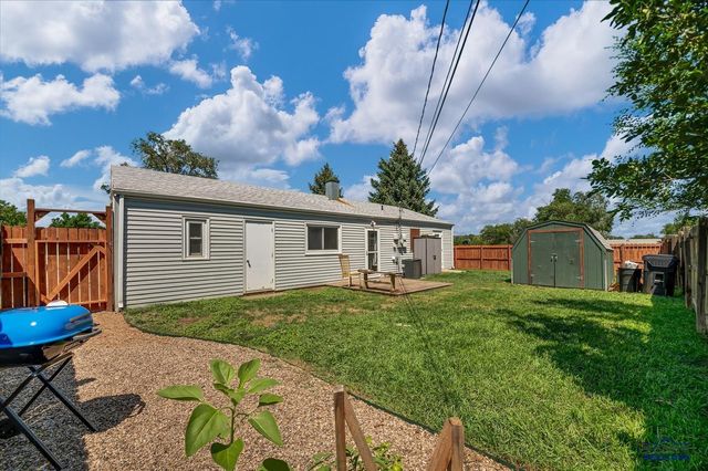 2402 WILLOW AVE, Rapid City, SD 57701