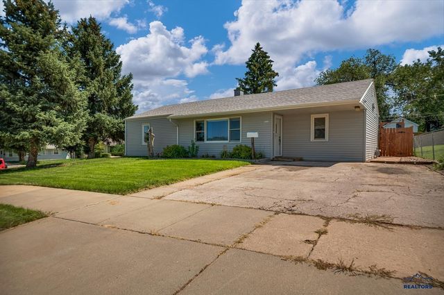 2402 WILLOW AVE, Rapid City, SD 57701