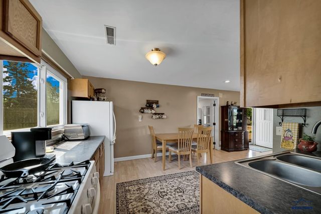 2402 WILLOW AVE, Rapid City, SD 57701