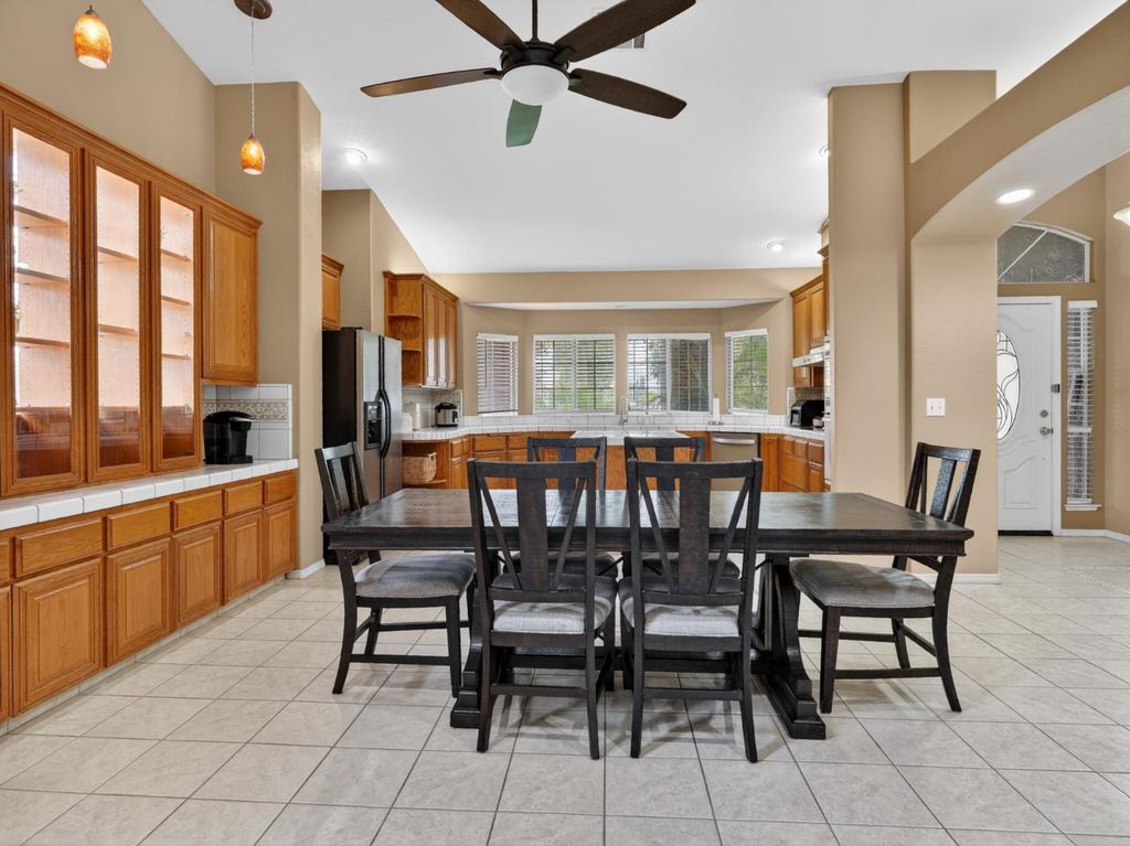 Image 11 of property listing at 3505 Doubletree Way, Madera, CA 93637