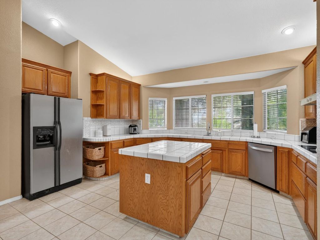 Image 13 of property listing at 3505 Doubletree Way, Madera, CA 93637