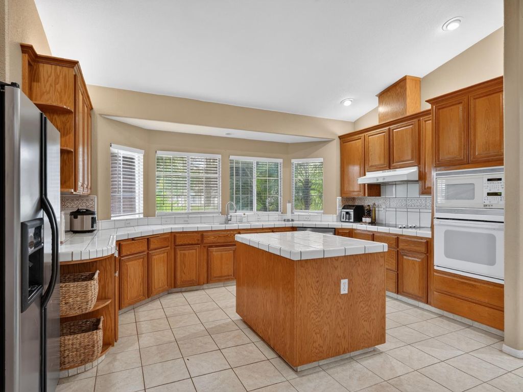 Image 14 of property listing at 3505 Doubletree Way, Madera, CA 93637