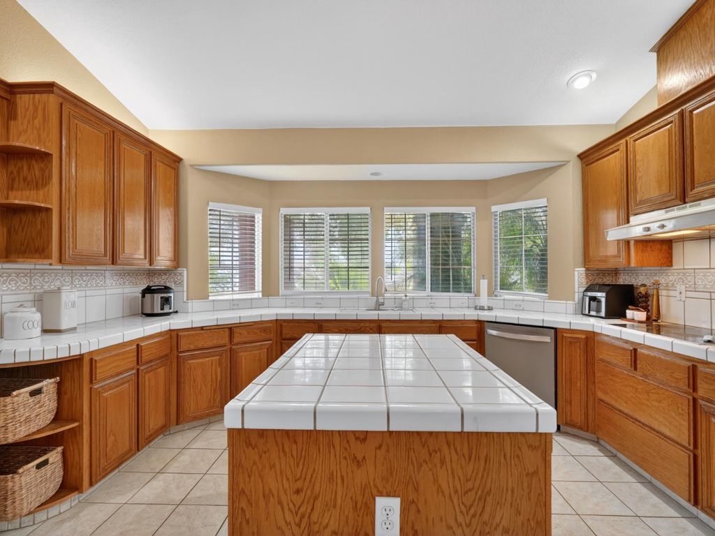 Image 15 of property listing at 3505 Doubletree Way, Madera, CA 93637