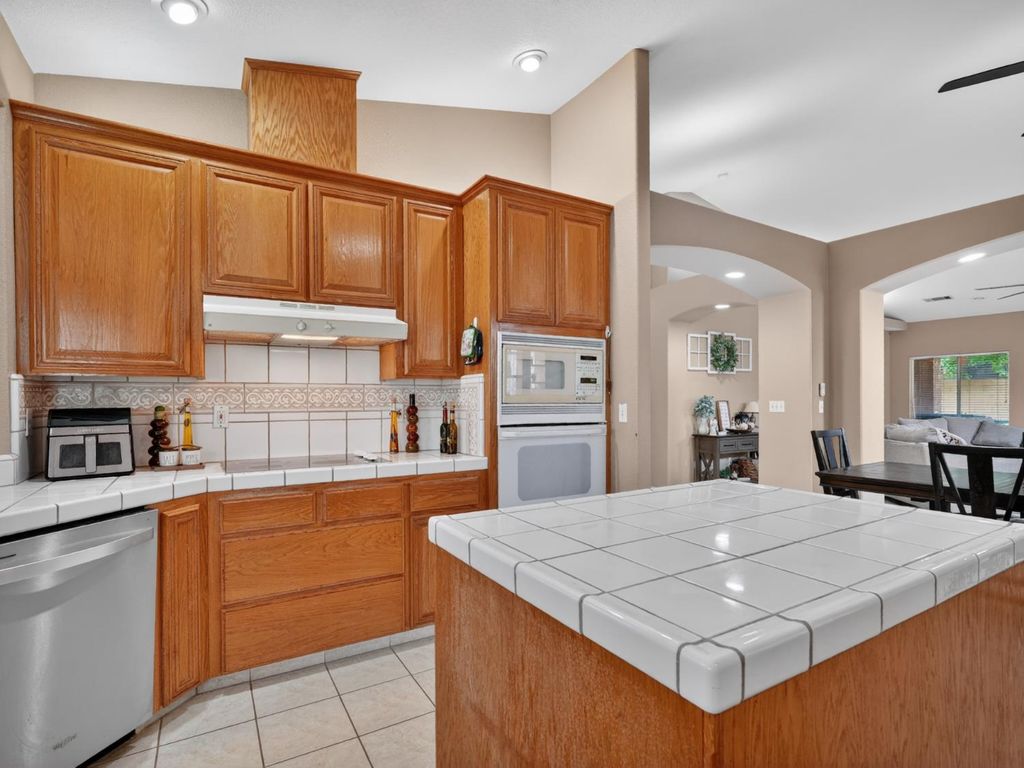 Image 16 of property listing at 3505 Doubletree Way, Madera, CA 93637