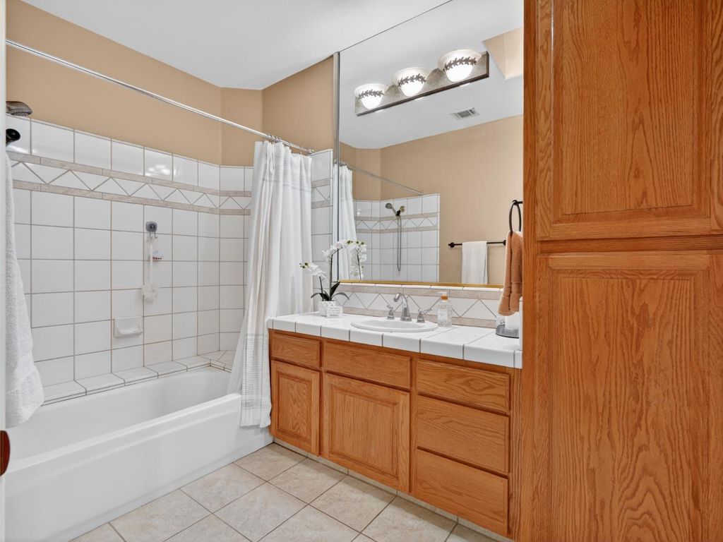 Image 21 of property listing at 3505 Doubletree Way, Madera, CA 93637