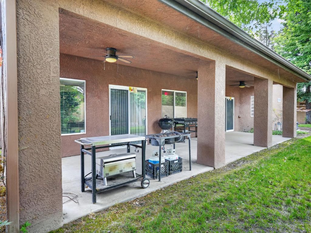 Image 35 of property listing at 3505 Doubletree Way, Madera, CA 93637