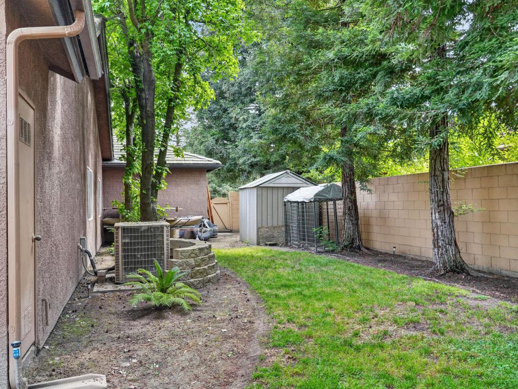 Image 38 of property listing at 3505 Doubletree Way, Madera, CA 93637