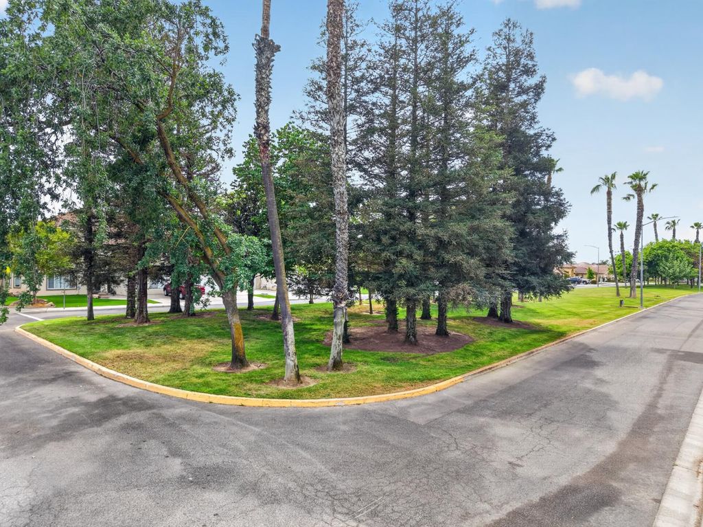 Image 39 of property listing at 3505 Doubletree Way, Madera, CA 93637