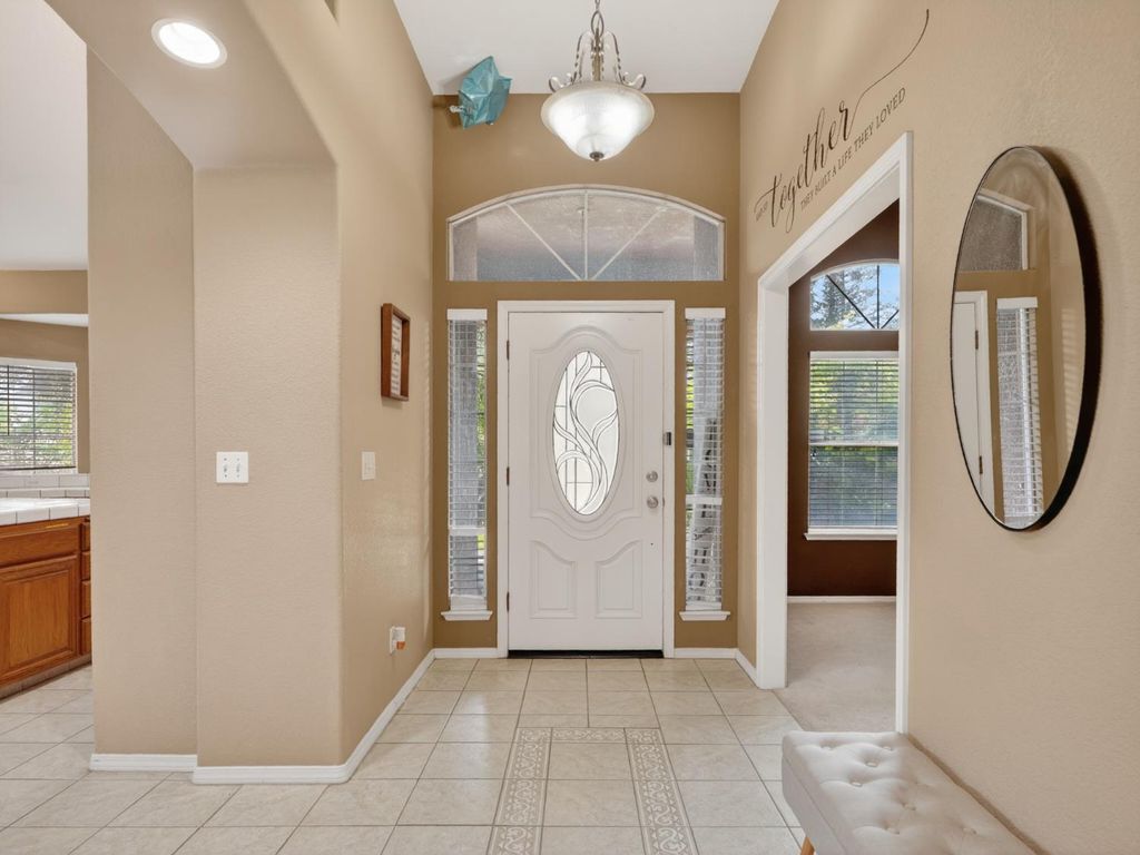 Image 5 of property listing at 3505 Doubletree Way, Madera, CA 93637