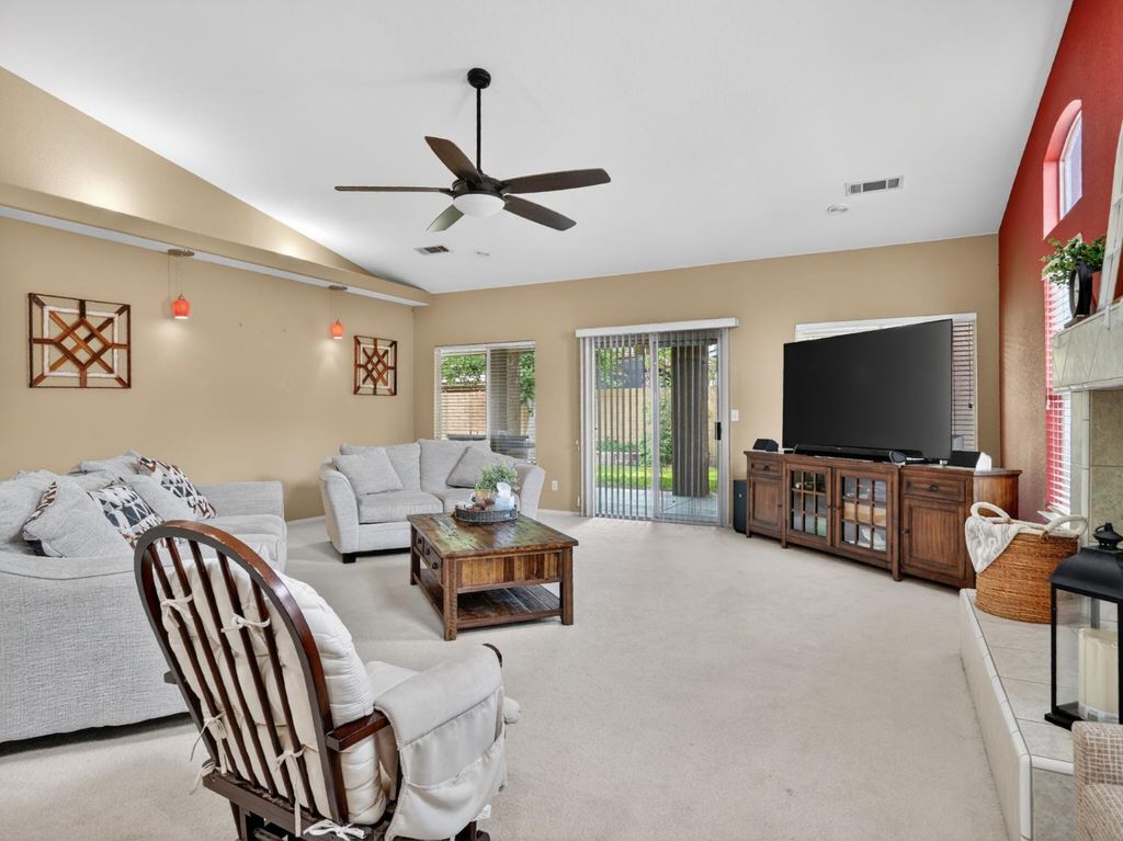 Image 7 of property listing at 3505 Doubletree Way, Madera, CA 93637