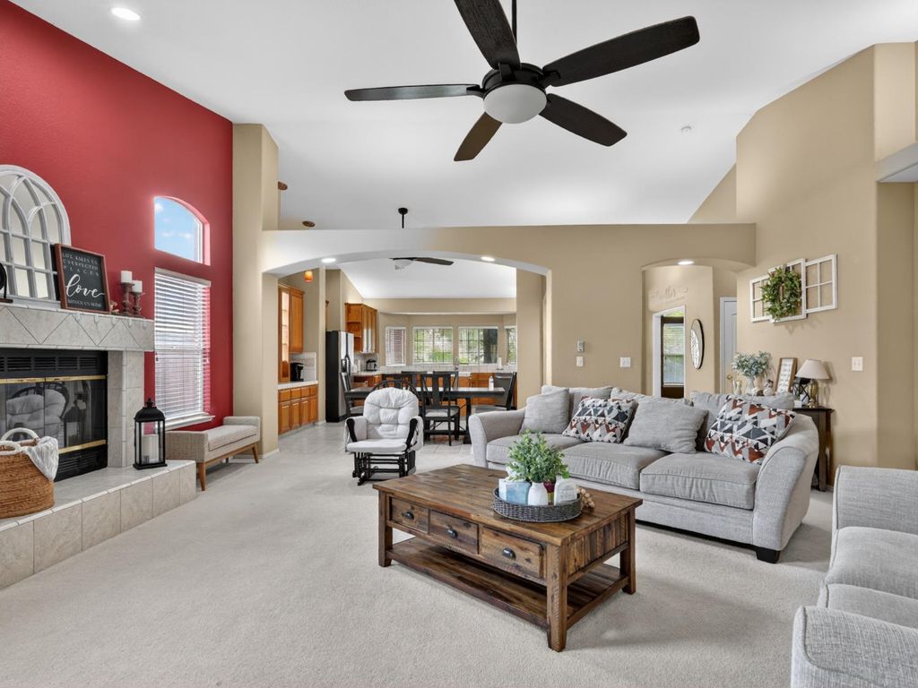 Image 9 of property listing at 3505 Doubletree Way, Madera, CA 93637