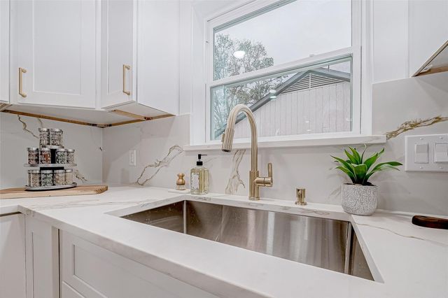 2607 Moss Hill Drive, Houston, TX 77080