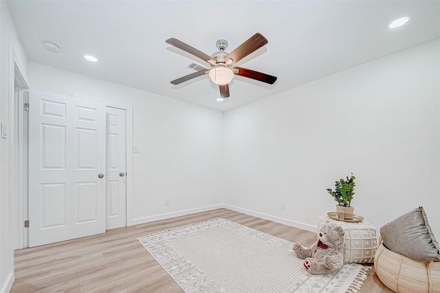 2607 Moss Hill Drive, Houston, TX 77080