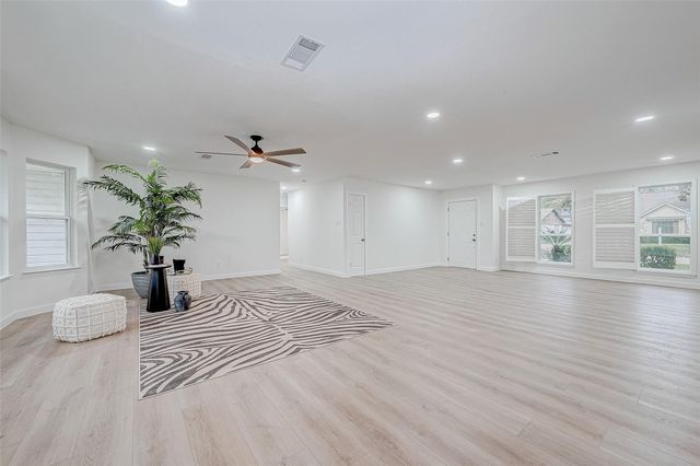 2607 Moss Hill Drive, Houston, TX 77080