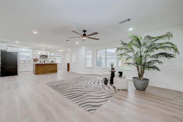 2607 Moss Hill Drive, Houston, TX 77080