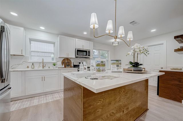 2607 Moss Hill Drive, Houston, TX 77080